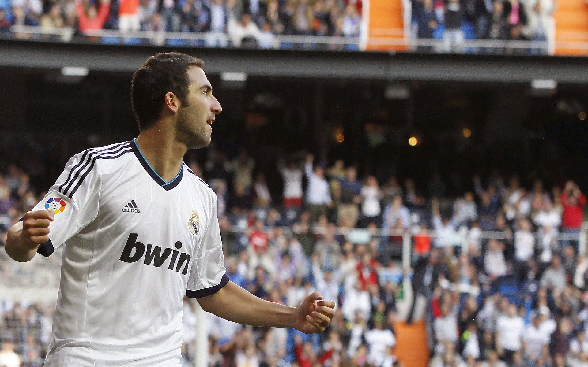 日本奥运队球员受球迷热烈支持，日本奥运队球员受球迷热烈支持吗